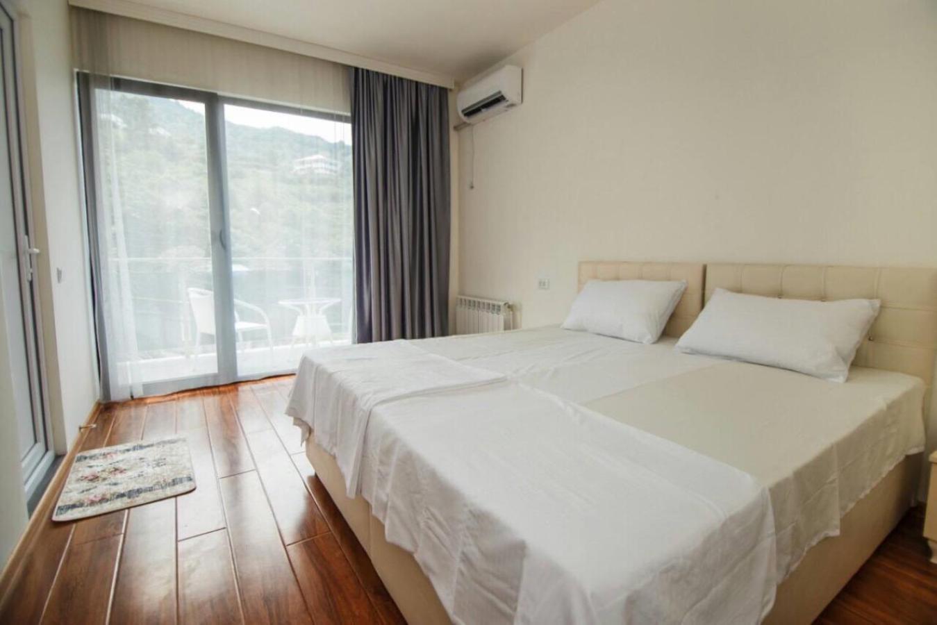 גוניו Hotel Ararat מראה חיצוני תמונה