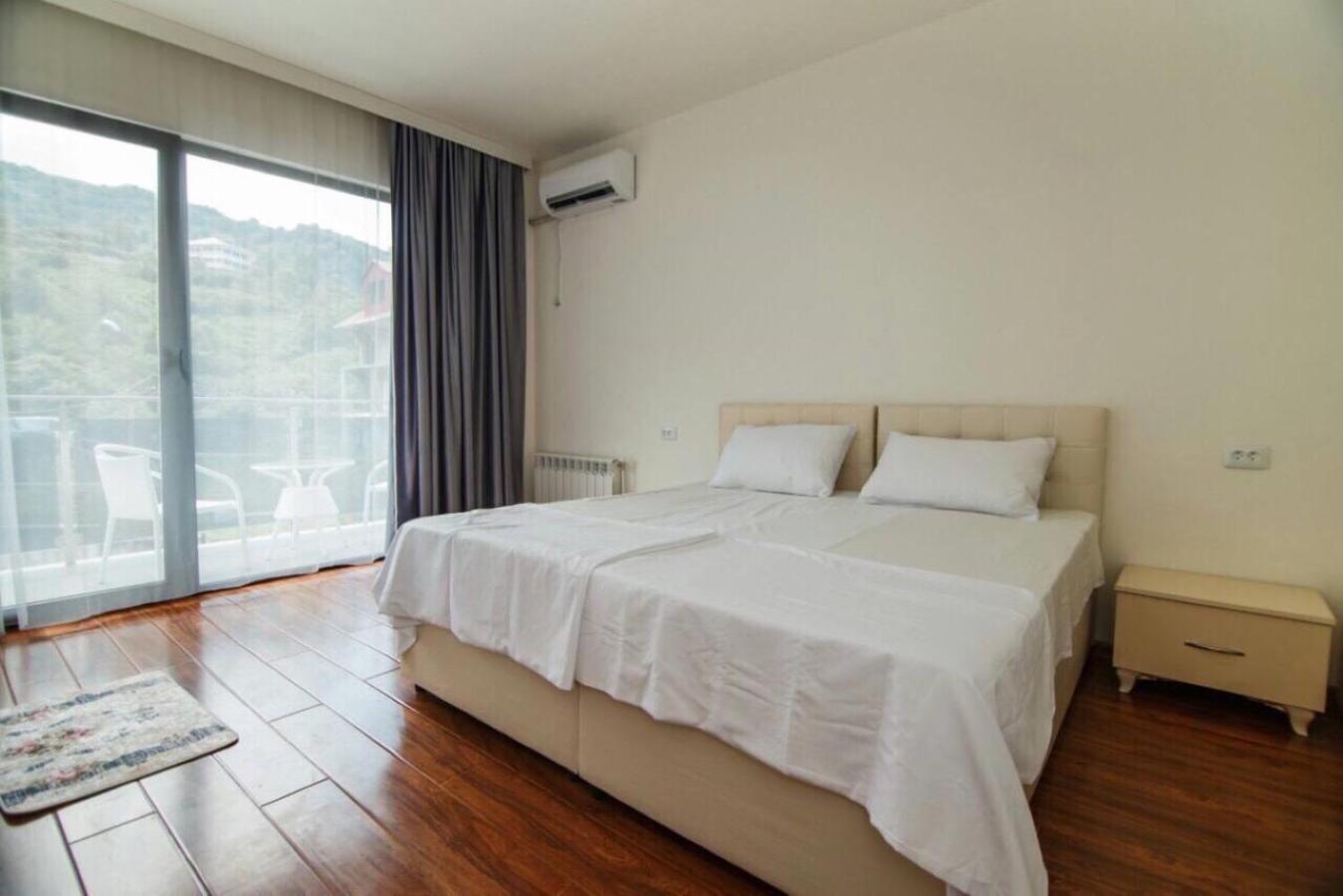 גוניו Hotel Ararat מראה חיצוני תמונה