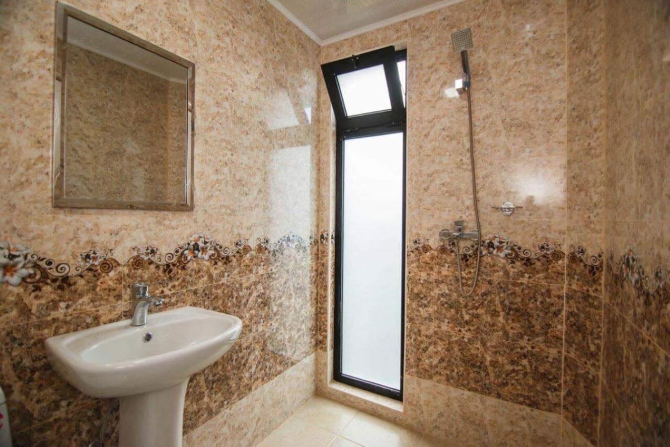 גוניו Hotel Ararat מראה חיצוני תמונה