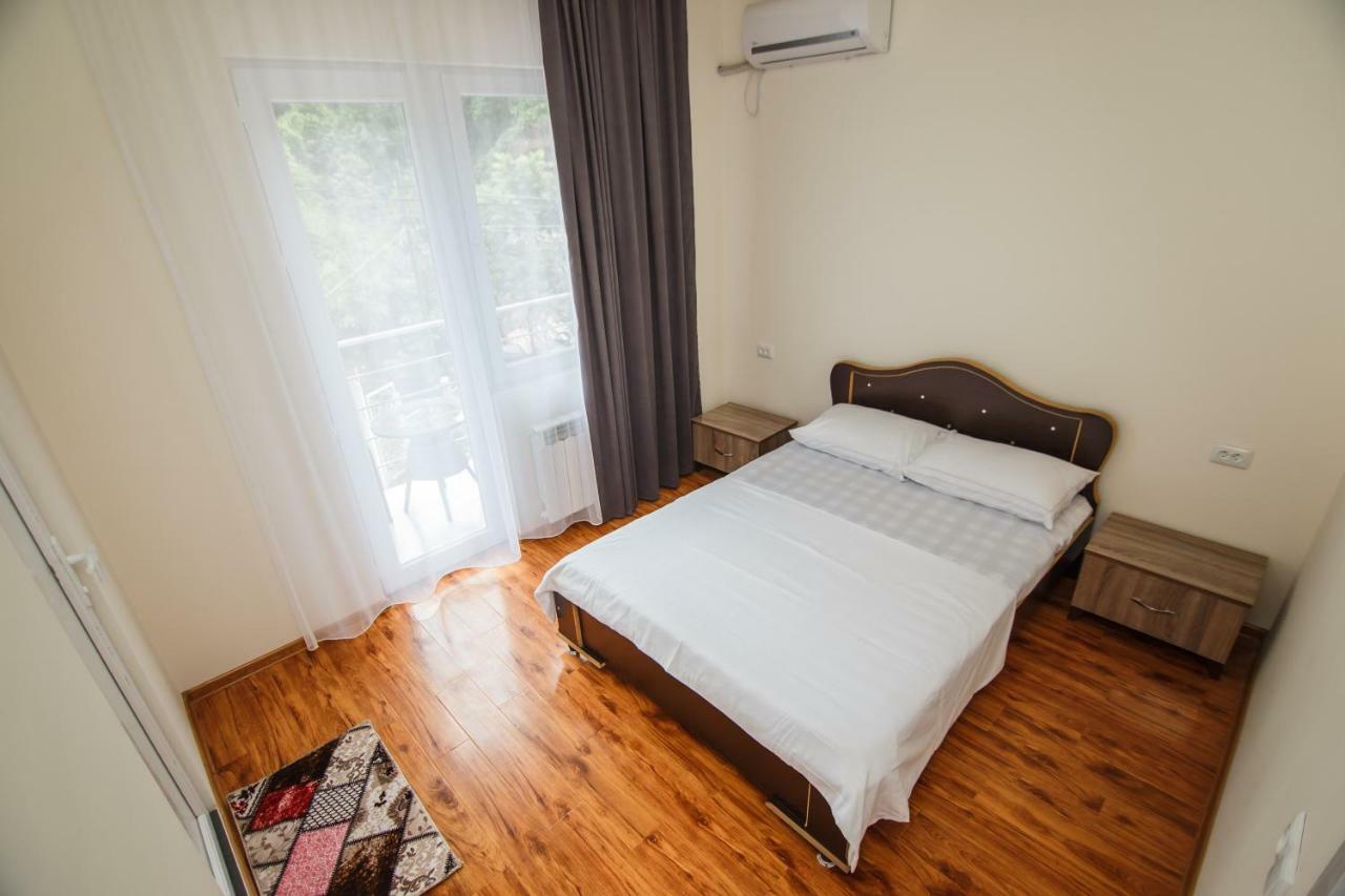 גוניו Hotel Ararat מראה חיצוני תמונה