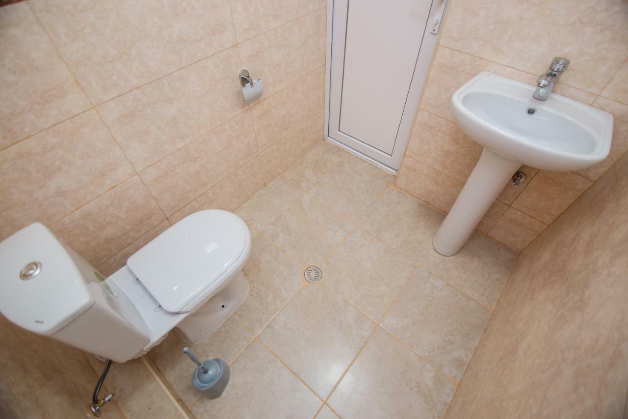גוניו Hotel Ararat מראה חיצוני תמונה
